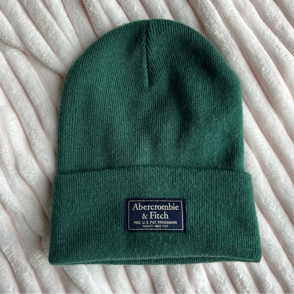 ABERCROMBIE AND FITCH BEANIE